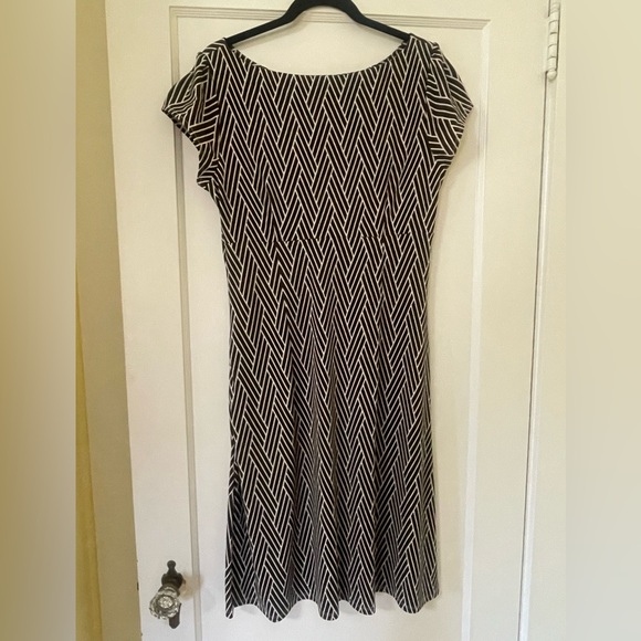 Ann Taylor dress with geometric pattern - Picture 2 of 5